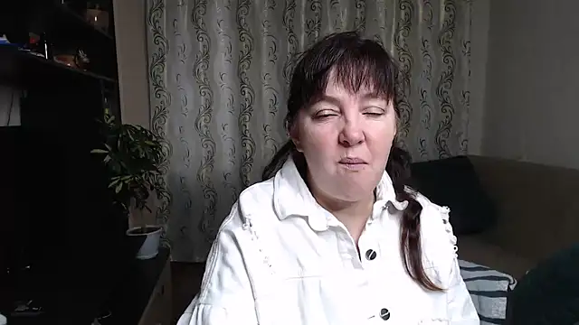 Illusionq online show from October 16, 2025, 4:57 am