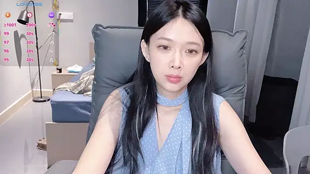 NiNi-baby520 online show from November 1, 2025, 7:21 am