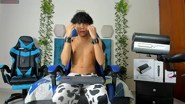 Snapshot of _taylor_black chatting on September 30, 2025, 9:31 pm  taylor black online show from September 30, 2025, 9:31 pm