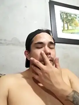 Snapshot of LevelUpL0ver chatting on April 4, 2026, 3:27 am LevelUpL0ver online show from April 4, 2026, 3:27 am