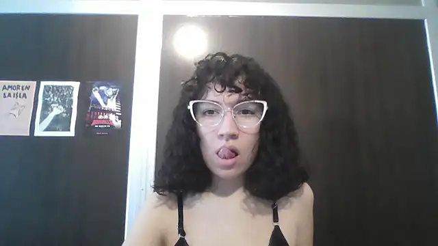 Snapshot of loliporomero chatting on July 17, 2026, 6:13 pm loliporomero online show from July 17, 2026, 6:13 pm
