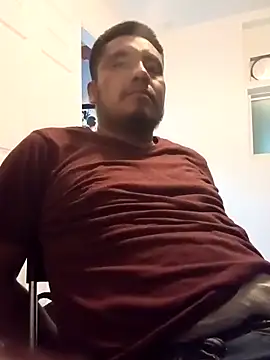 hernande986 online show from April 24, 2026, 2:14 am