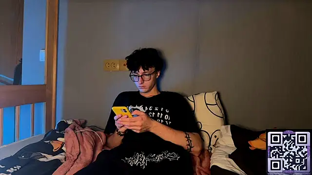 Snapshot of 8goat chatting on October 18, 2025, 10:43 pm 8goat online show from October 18, 2025, 10:43 pm