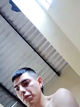 Snapshot of La_Cosita_69 chatting on January 14, 2026, 1:28 pm La Cosita 69 online show from January 14, 2026, 1:28 pm