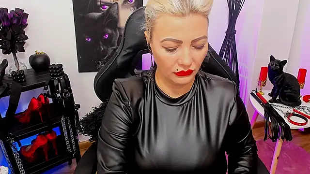 Snapshot of demisweet chatting on February 7, 2025, 2:04 pm demisweet online show from February 7, 2025, 2:04 pm