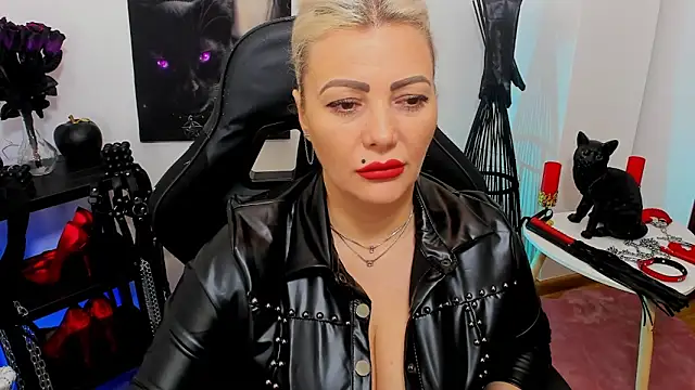 Snapshot of demisweet chatting on February 9, 2025, 10:53 am demisweet online show from February 9, 2025, 10:53 am