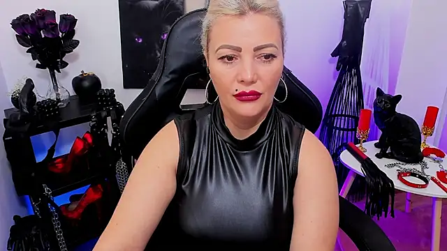 Snapshot of demisweet chatting on February 10, 2025, 2:48 pm demisweet online show from February 10, 2025, 2:48 pm