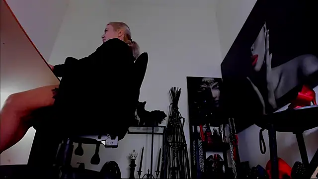 Snapshot of demisweet chatting on February 15, 2026, 6:43 am demisweet online show from February 15, 2026, 6:43 am