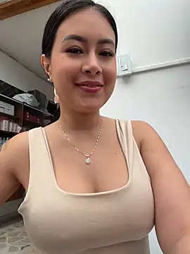 Snapshot of CrisMarulanda chatting on May 22, 2026, 4:12 pm CrisMarulanda online show from May 22, 2026, 4:12 pm