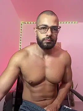 Snapshot of magnumchris chatting on May 28, 2026, 10:56 am magnumchris online show from May 28, 2026, 10:56 am