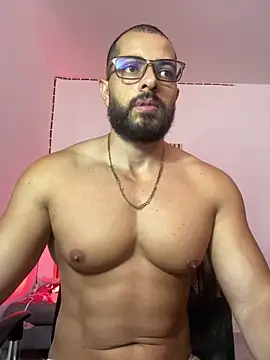Snapshot of magnumchris chatting on June 4, 2026, 2:12 pm magnumchris online show from June 4, 2026, 2:12 pm
