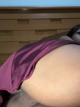 hillarymoreninha online show from April 21, 2026, 3:57 am