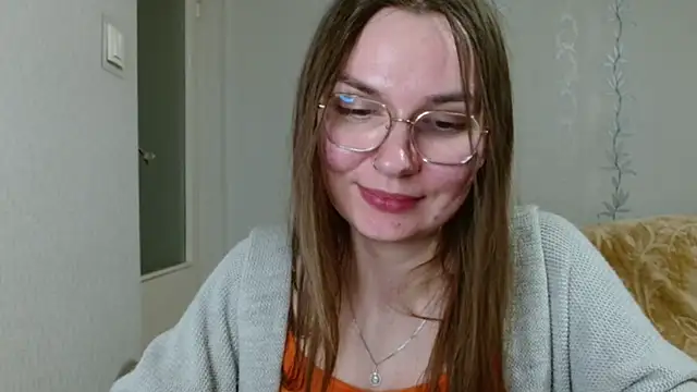 LooveELLYx online show from March 18, 2025, 8:59 pm