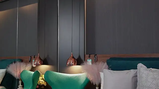 EmilyTrix online show from April 14, 2026, 12:49 am