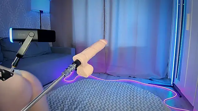 Juicy Vikki online show from March 6, 2026, 10:45 am