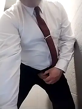 BigCristh79 online show from October 26, 2025, 10:04 pm