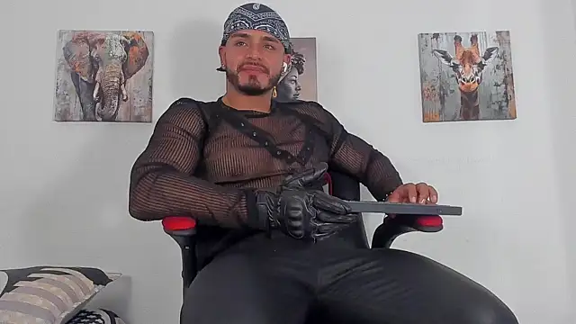 Snapshot of magnusclark chatting on July 8, 2026, 6:34 pm magnusclark online show from July 8, 2026, 6:34 pm