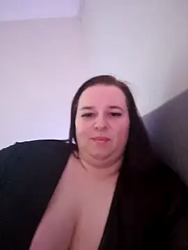Snapshot of Curvaceouscarla chatting on January 15, 2026, 2:10 pm Curvaceouscarla online show from January 15, 2026, 2:10 pm