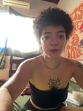 CamillyBlum online show from June 9, 2026, 5:02 pm