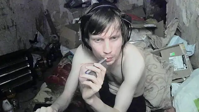 Snapshot of makarov1993 chatting on June 12, 2026, 5:50 am makarov1993 online show from June 12, 2026, 5:50 am