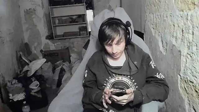Snapshot of makarov1993 chatting on July 30, 2026, 1:32 pm makarov1993 online show from July 30, 2026, 1:32 pm