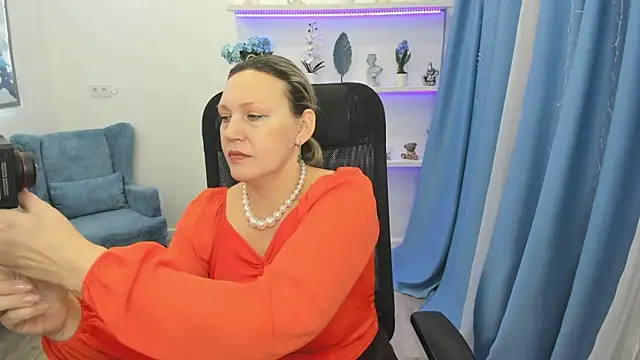 NinaStarle online show from February 1, 2026, 5:28 am