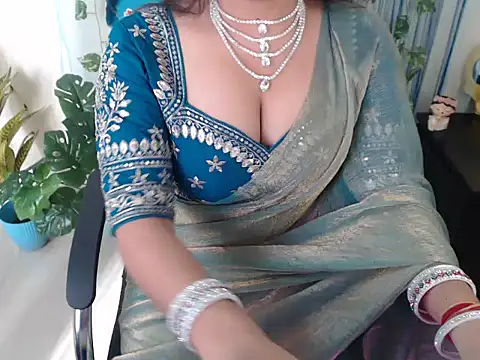 Snapshot of anika_bold chatting on September 16, 2025, 3:18 am anika bold online show from September 16, 2025, 3:18 am