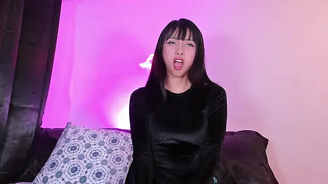 Snapshot of Londonttipton chatting on October 9, 2025, 11:14 pm Londonttipton online show from October 9, 2025, 11:14 pm