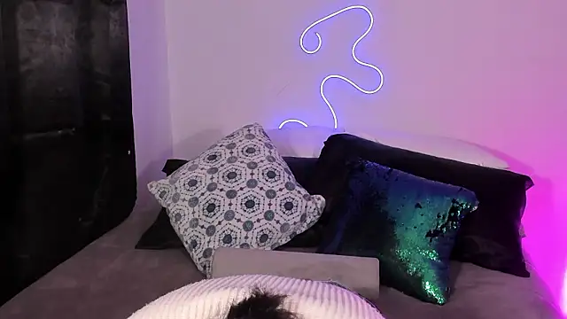 Londonttipton online show from March 5, 2026, 4:41 am