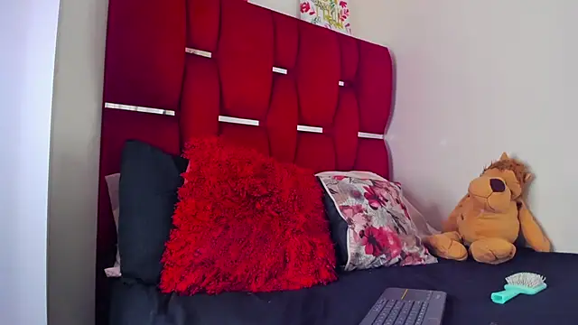 Snapshot of Camila_hot_ts chatting on October 16, 2025, 4:52 pm Camila hot ts online show from October 16, 2025, 4:52 pm