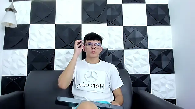 AndyFame1 online show from December 22, 2025, 6:49 pm