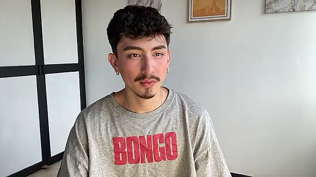 sweettaaron01 online show from February 27, 2026, 7:14 pm