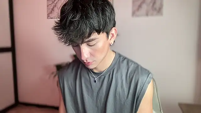 sweettaaron01 online show from May 1, 2026, 12:26 am