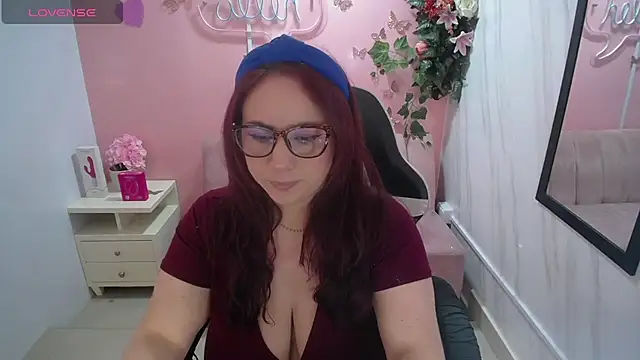 Snapshot of bellatrix_ch chatting on June 25, 2026, 12:53 pm bellatrix ch online show from June 25, 2026, 12:53 pm