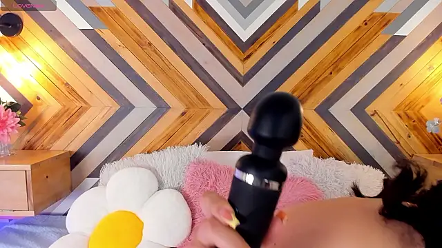 ZairaVanCleef online show from January 16, 2026, 8:24 pm