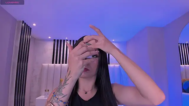 IsabellaMoreau online show from October 31, 2025, 7:26 pm