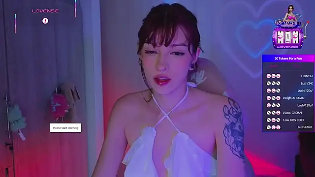 Snapshot of Moonlightt_21 chatting on January 18, 2026, 9:18 pm Moonlightt 21 online show from January 18, 2026, 9:18 pm