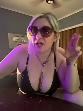 Snapshot of Granlady7 chatting on March 5, 2026, 6:31 am Granlady7 online show from March 5, 2026, 6:31 am