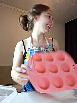 Snapshot of Olivia_OliV chatting on May 22, 2026, 1:02 am Olivia OliV online show from May 22, 2026, 1:02 am