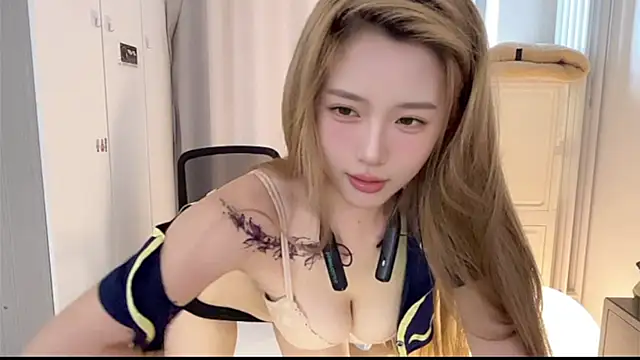 Snapshot of yiyi5588 chatting on July 7, 2026, 6:47 am yiyi5588 online show from July 7, 2026, 6:47 am
