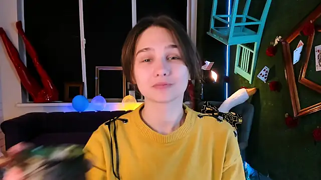 Snapshot of TessaMill chatting on October 7, 2025, 5:04 am TessaMill online show from October 7, 2025, 5:04 am