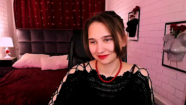 Snapshot of TessaMill chatting on November 10, 2025, 9:19 am TessaMill online show from November 10, 2025, 9:19 am