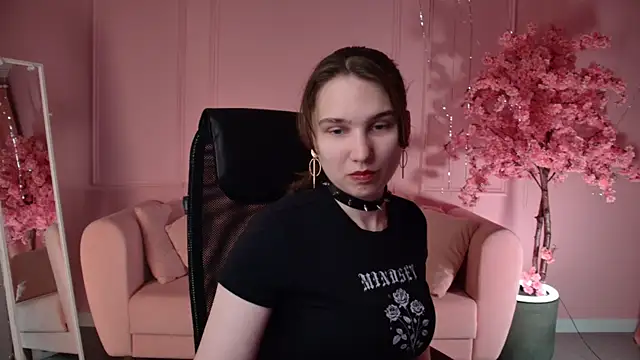 TessaMill online show from May 22, 2026, 5:14 am