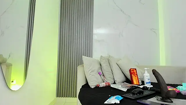 kiaratentation online show from September 19, 2025, 10:32 pm