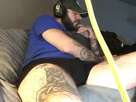 Snapshot of BlueCollarTattoos chatting on April 7, 2026, 7:53 am BlueCollarTattoos online show from April 7, 2026, 7:53 am