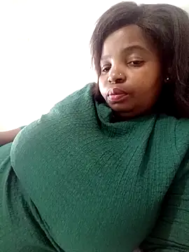 ShySexyBaddiexx online show from September 22, 2025, 9:33 am