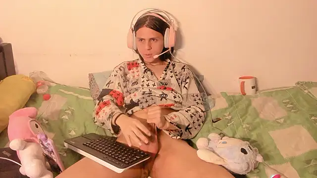 Petite-Goth online show from February 1, 2026, 10:36 am