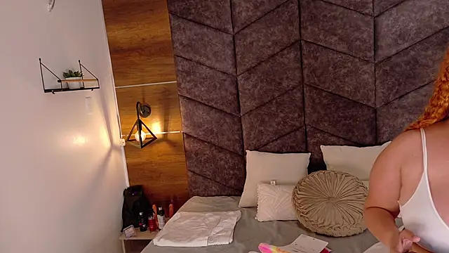 JenaCooper  online show from September 16, 2025, 2:45 am