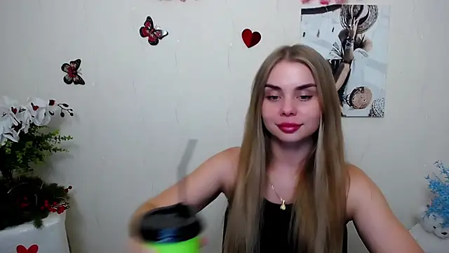 Snapshot of OceanicDawn chatting on July 21, 2026, 8:05 am OceanicDawn online show from July 21, 2026, 8:05 am