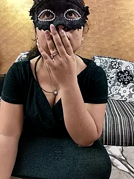 Iampriyaaa15 online show from January 13, 2026, 7:35 am